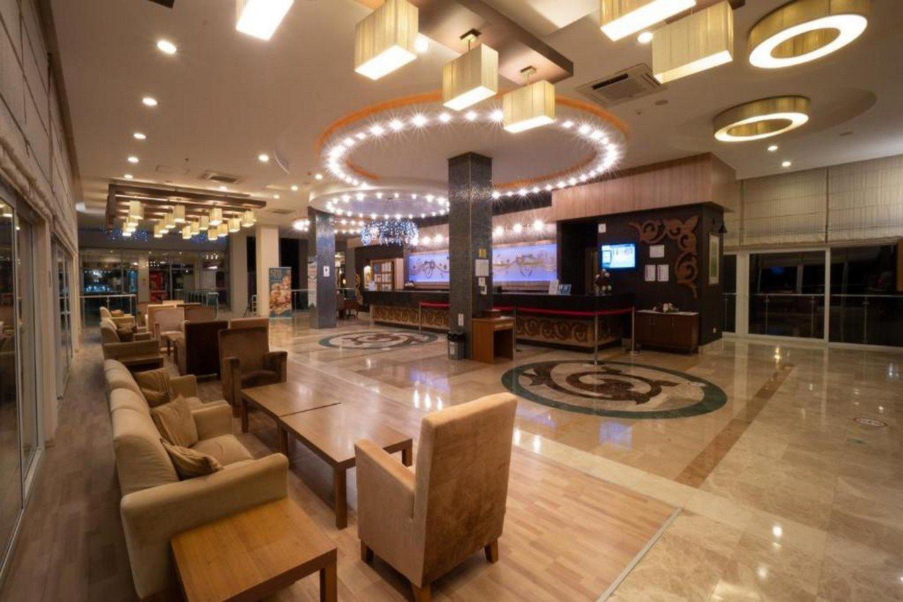 Titan Select Hotel Konaklı Exteriör bild